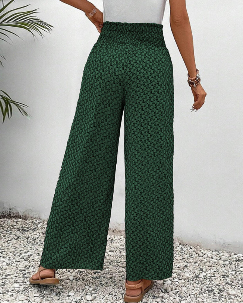 Elegantly Styled Trousers for Everyday Wear
