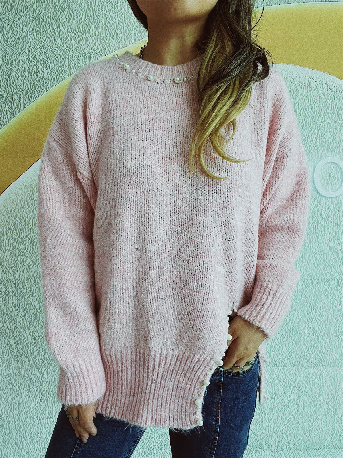 Effortlessly Elegant Sweater with a Timeless Design