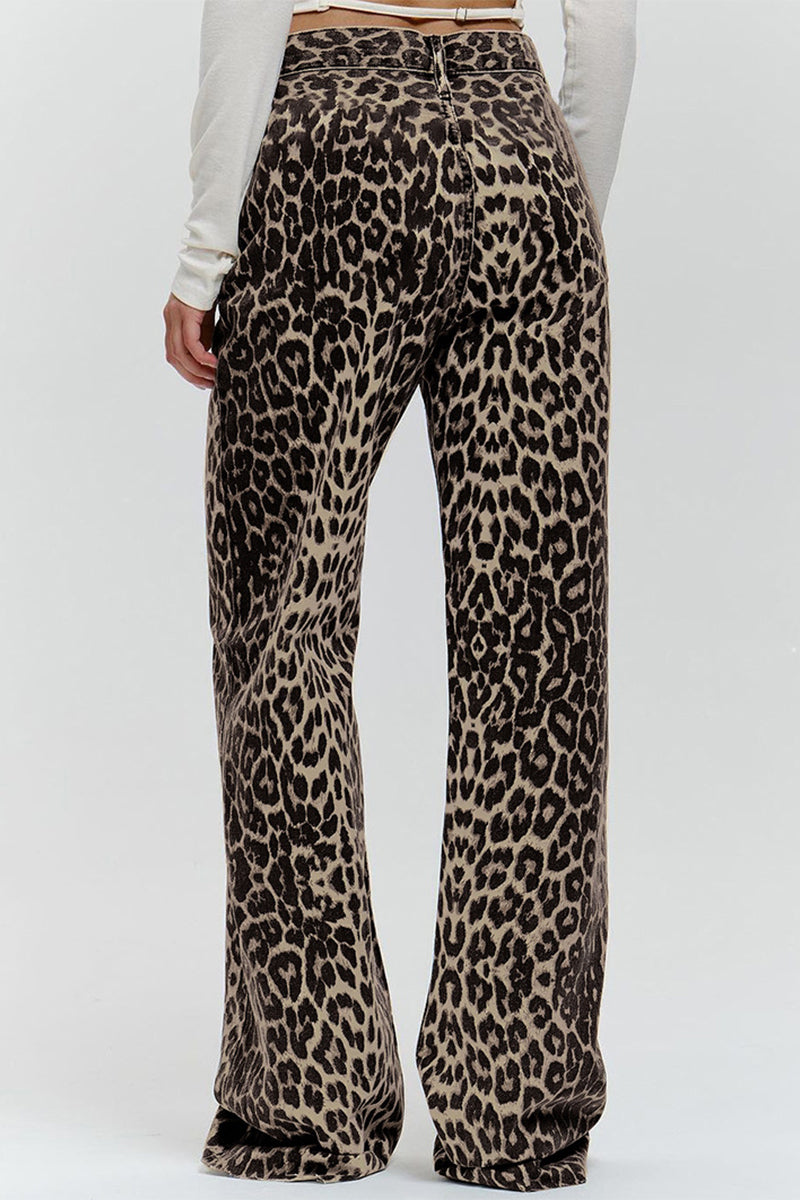 A Vintage Style Pants with Delicate Timeless Details