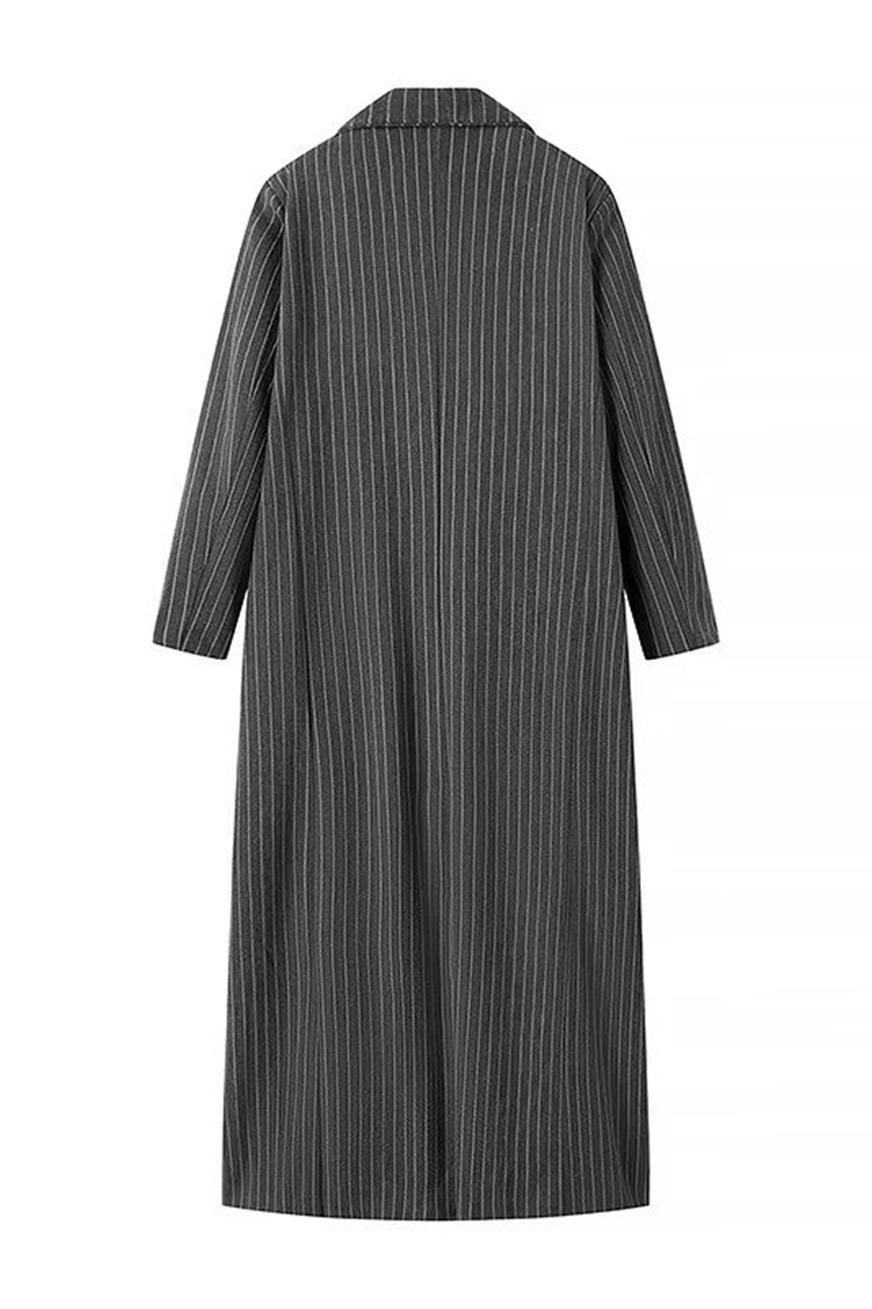 Sophisticated Garment with a Clean Classic Look
