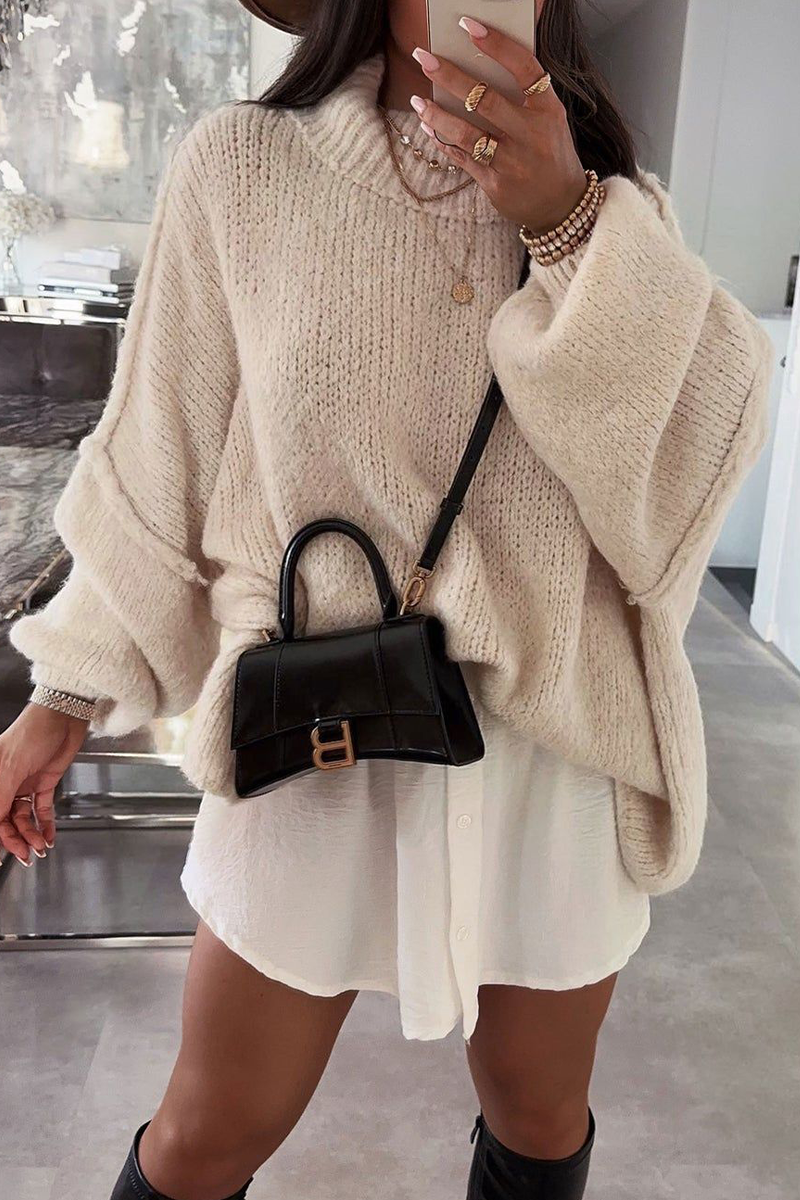Well Tailored Sweater with a Graceful Silhouette