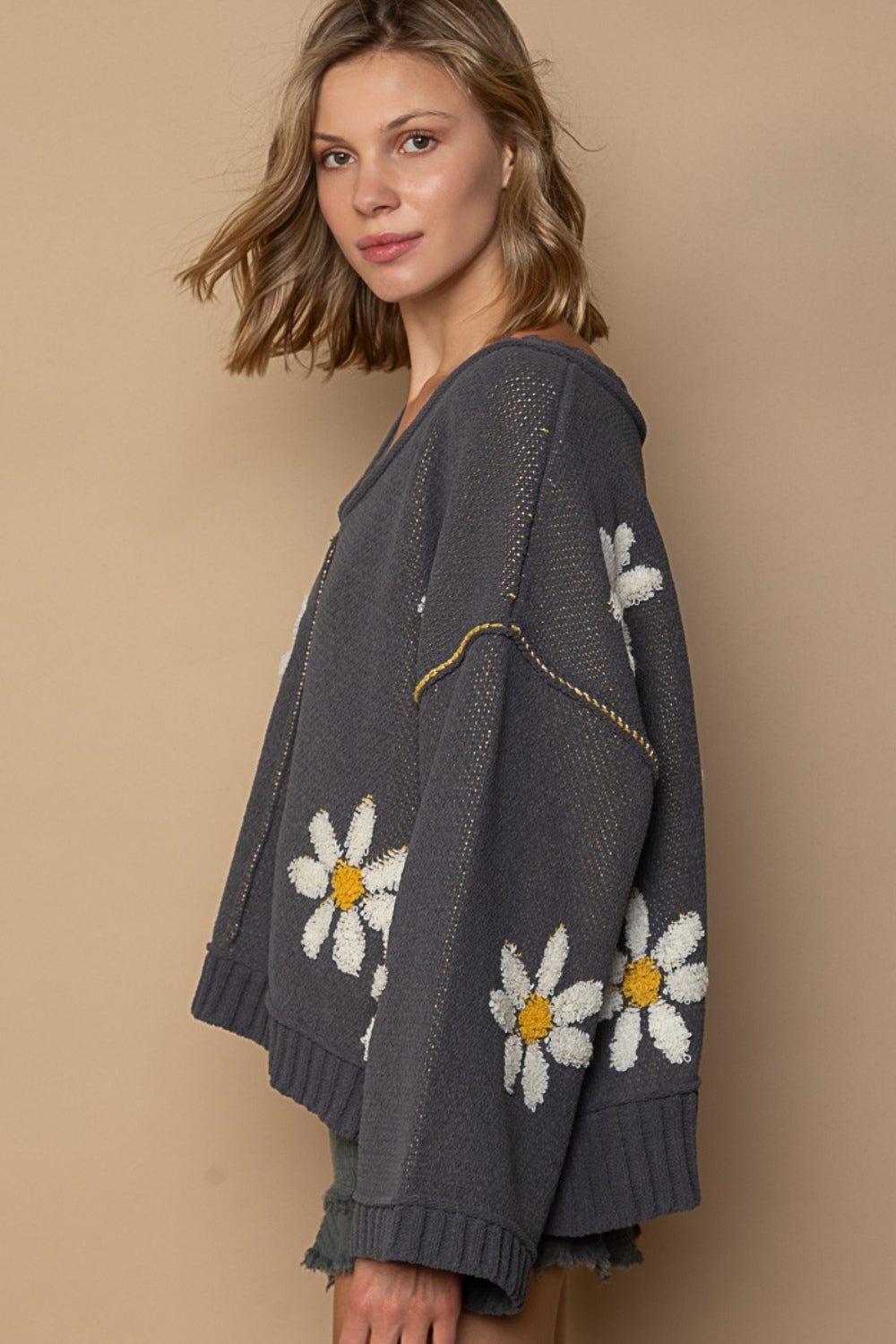 Effortlessly Elegant Sweater with a Timeless Design