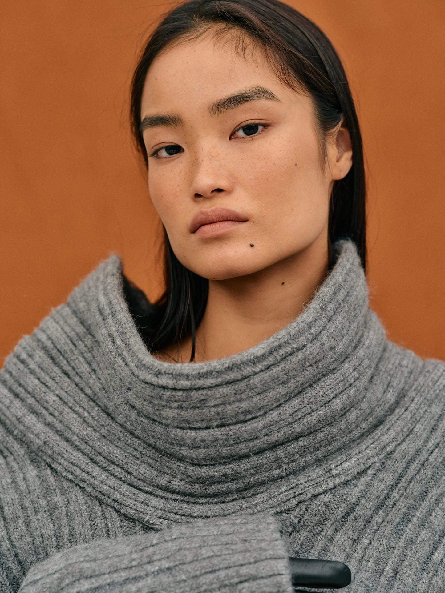 Effortlessly Elegant Sweater with a Timeless Design