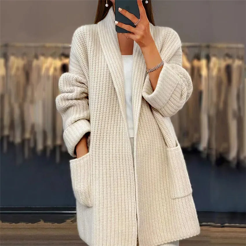 Elegantly Styled Coat for Everyday Wear