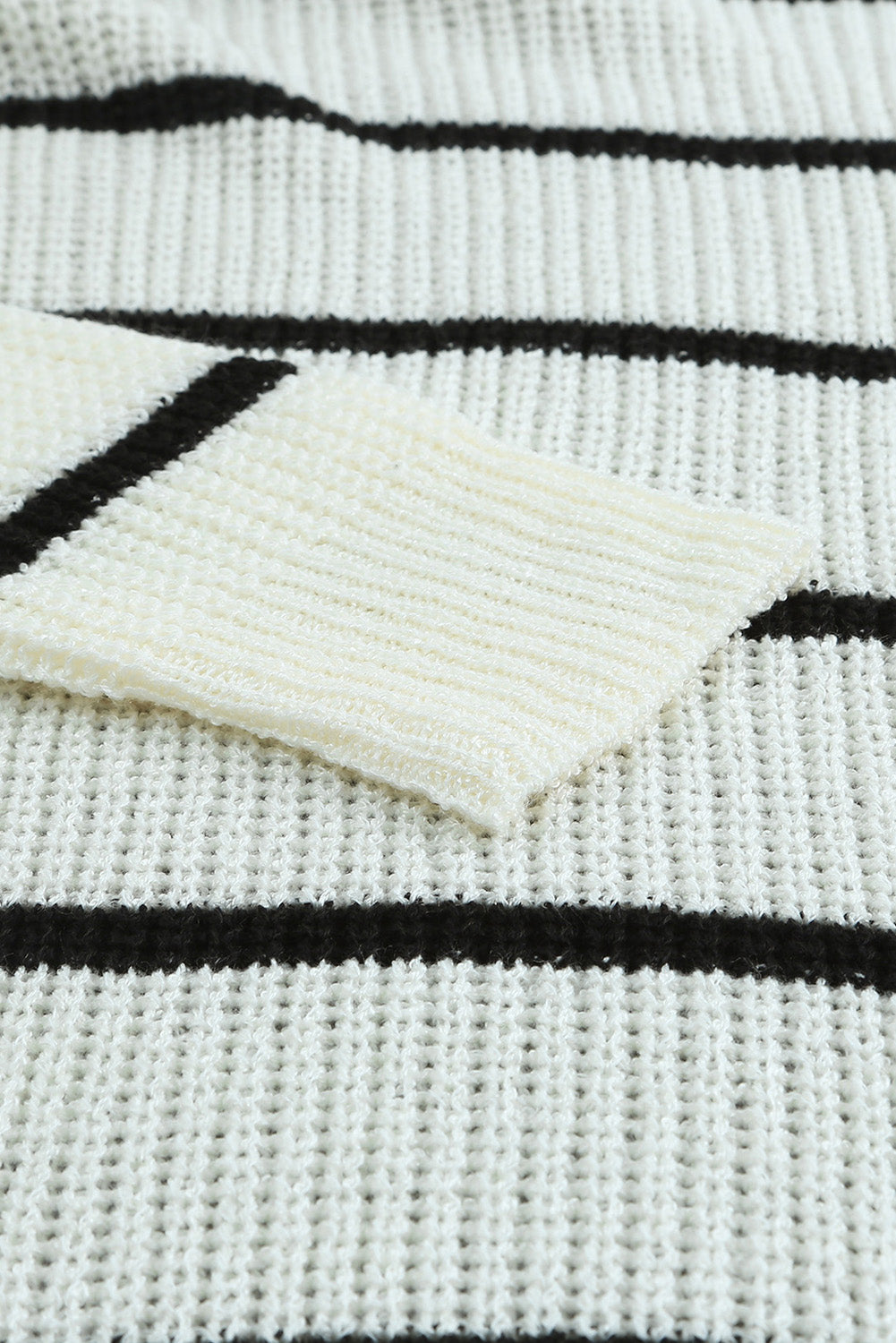 Effortlessly Elegant Cardigan with a Timeless Design