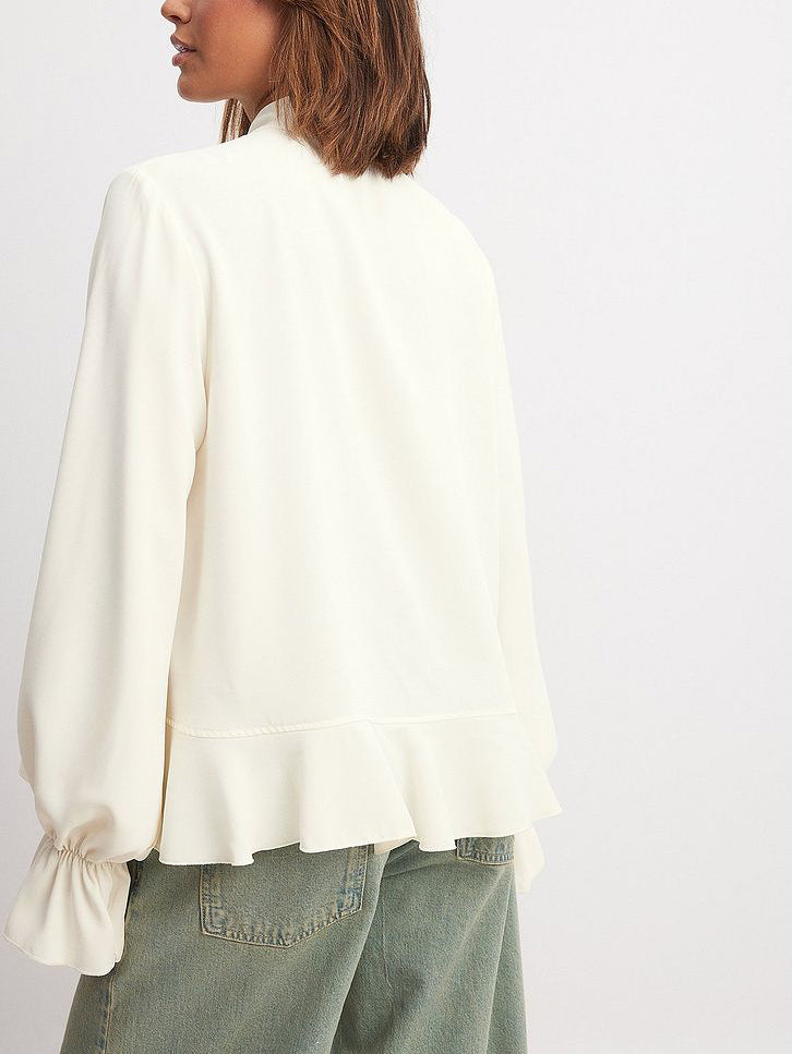 Effortlessly Elegant Blouse with a Timeless Design