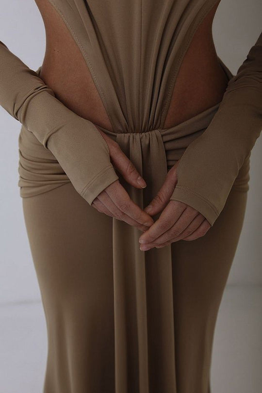 Well Tailored Dress with a Graceful Silhouette