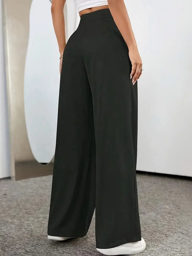 A Vintage Style Trousers with Delicate Timeless Details