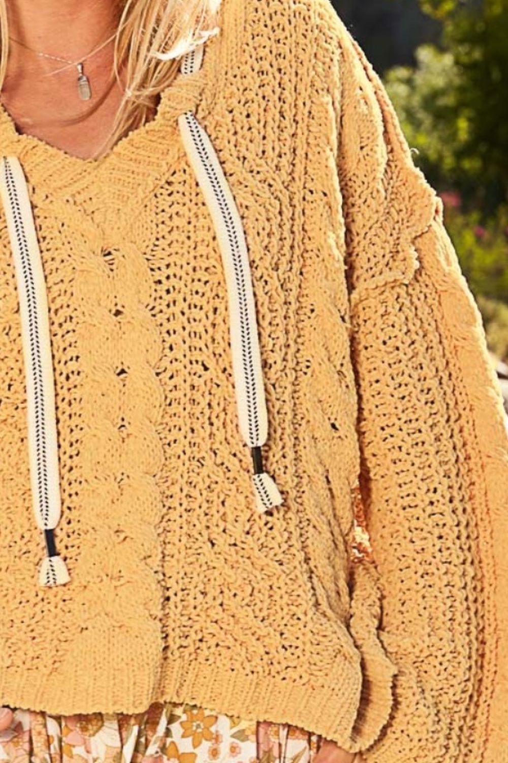 Effortlessly Elegant Sweater with a Timeless Design