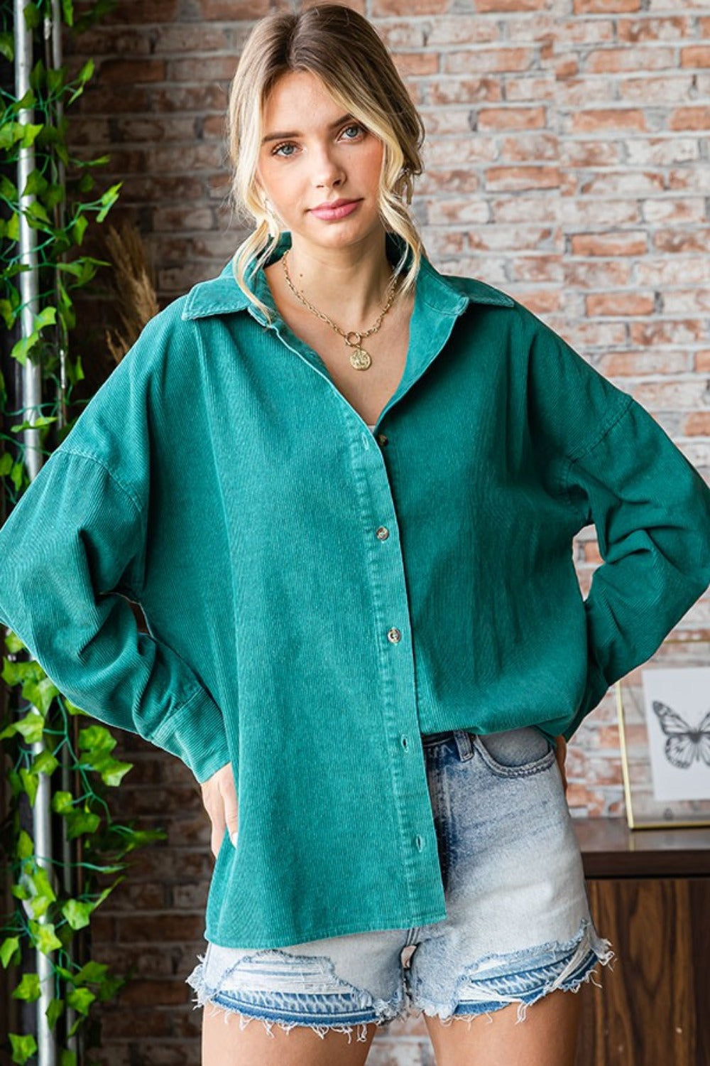 Effortlessly Elegant Shirt with a Timeless Design