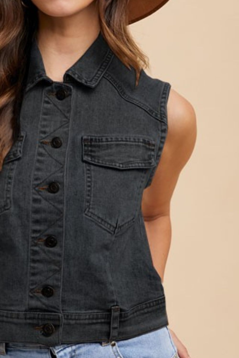 Well Tailored Garment with a Graceful Silhouette
