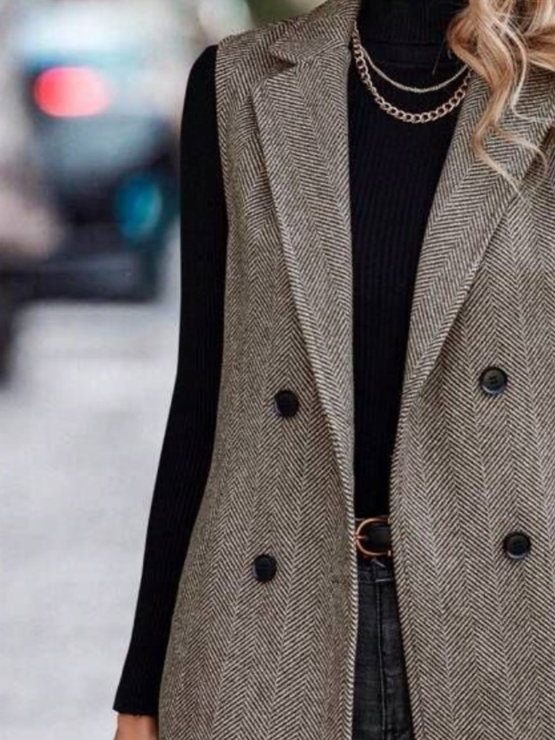 Beautifully Finished Coat in a Timeless Design