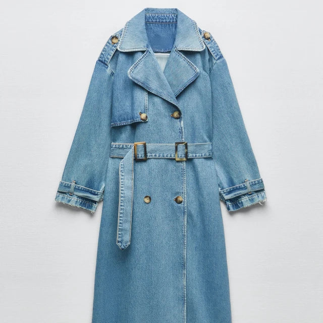Beautifully Finished Coat in a Timeless Design