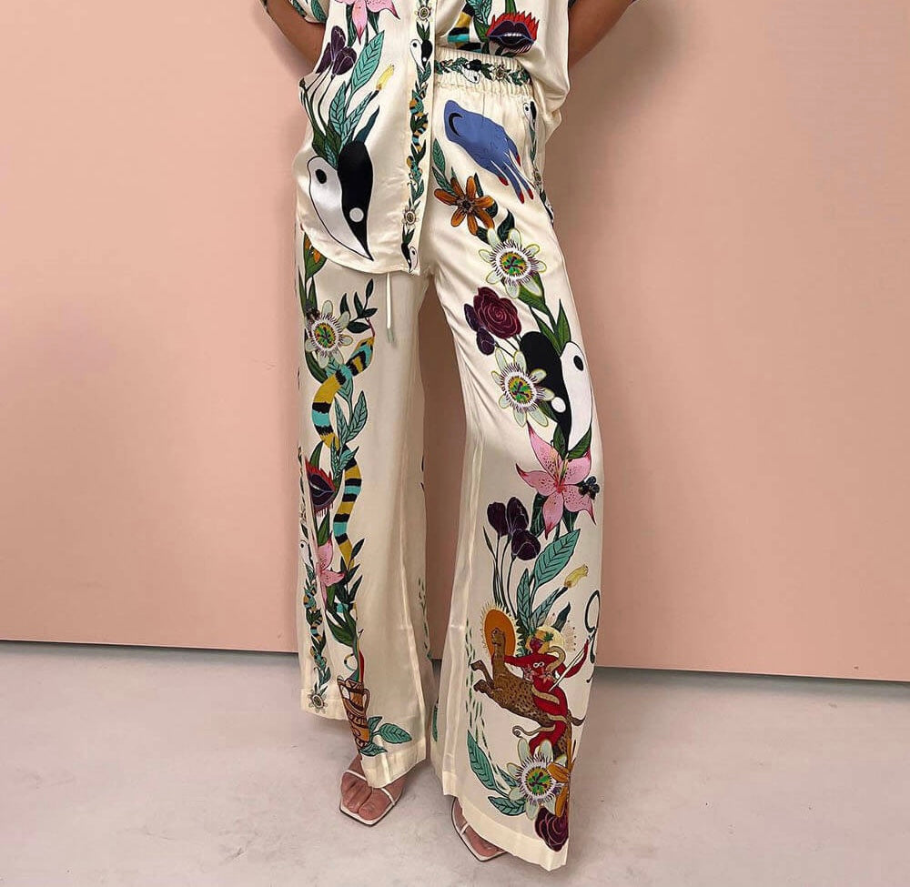 Classic Vintage Shirt with a Flattering Fit