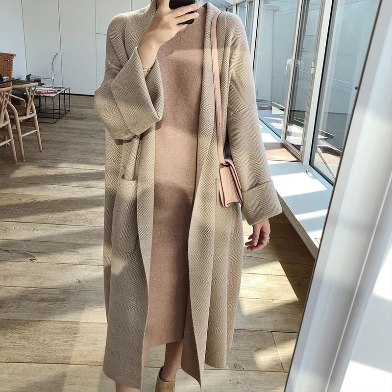 Effortlessly Elegant Cardigan with a Timeless Design