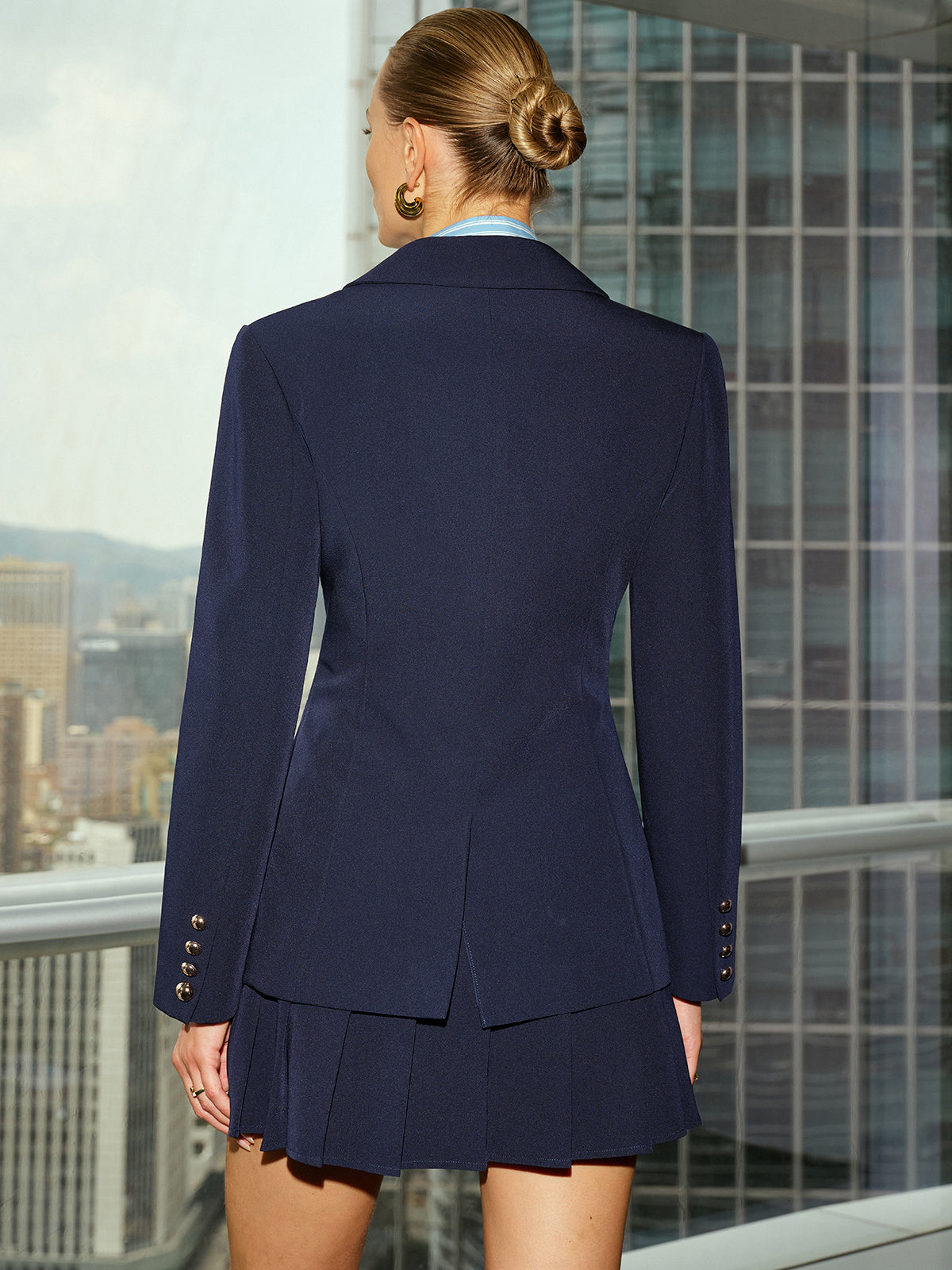Effortlessly Elegant Garment with a Timeless Design