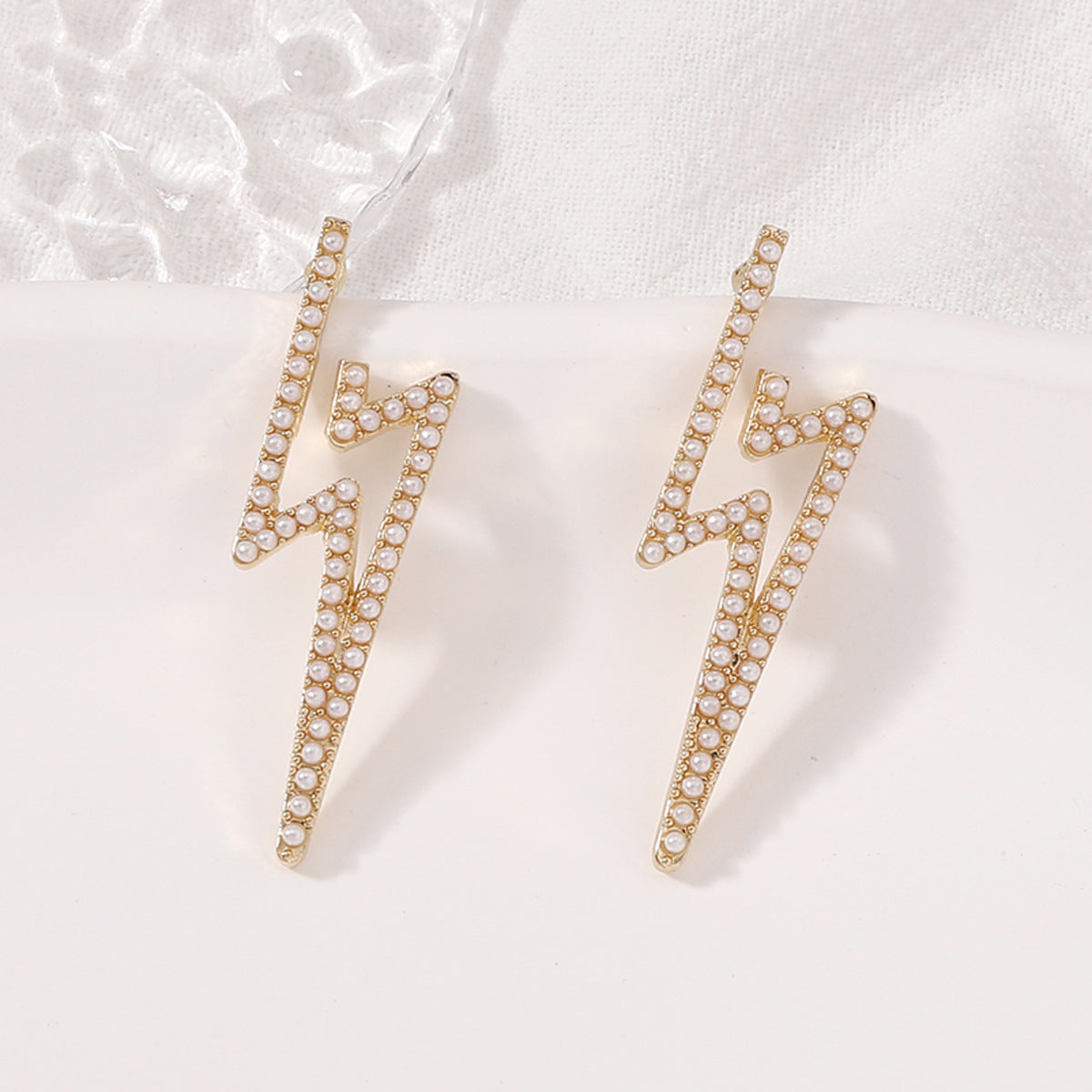 Elegantti Korvarengas jokaiseen tilaisuuteen