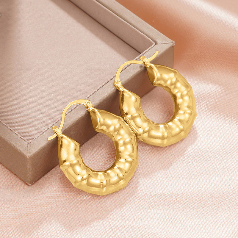 Klassinen Korvarengas ajattomalla viehätyksellä