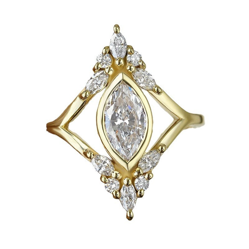 Kaunis Sormus ainutlaatuisella tyylillä