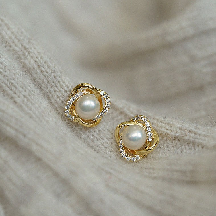 Hurmaava Helmi Korvarengas jokaiseen tilaisuuteen