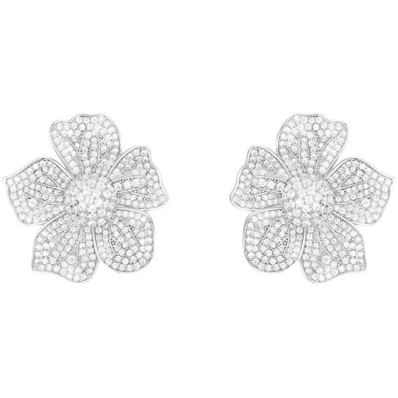 Hurmaava Korvarengas jokaiseen tilaisuuteen