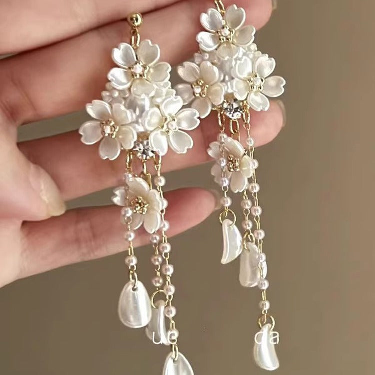 Elegantti Helmi Korvarengas jokaiseen tilaisuuteen