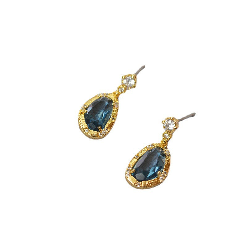 Kaunis Kulta Korvarengas ainutlaatuisella tyylillä