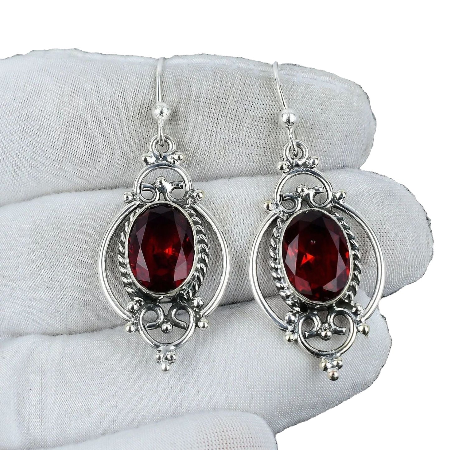 Elegantti Sormus jokaiseen tilaisuuteen