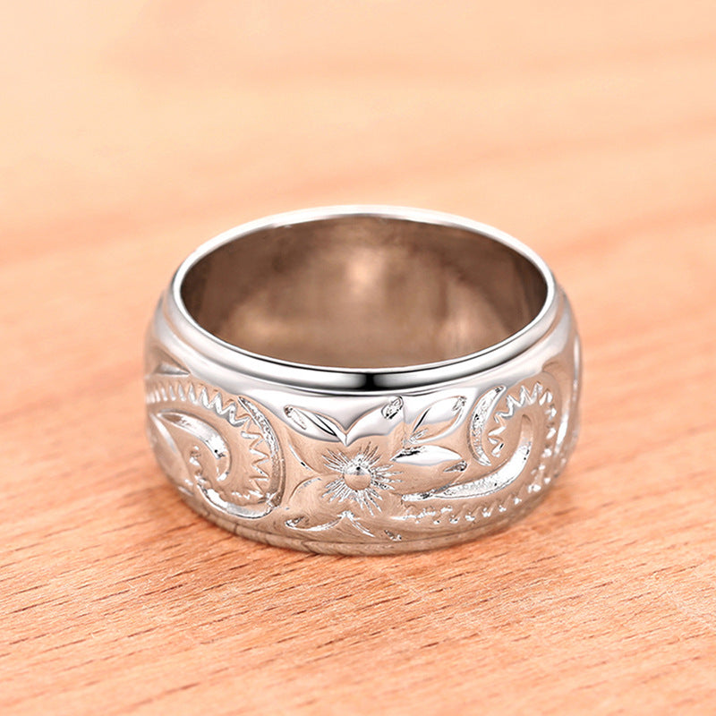 Klassinen Sormus ajattomalla viehätyksellä