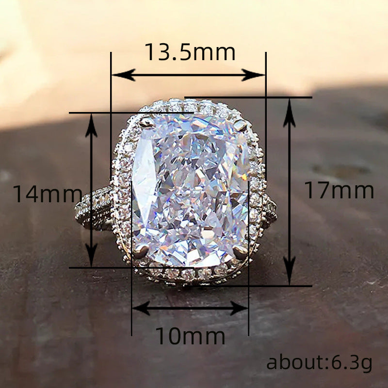 Klassinen Sormus ajattomalla viehätyksellä