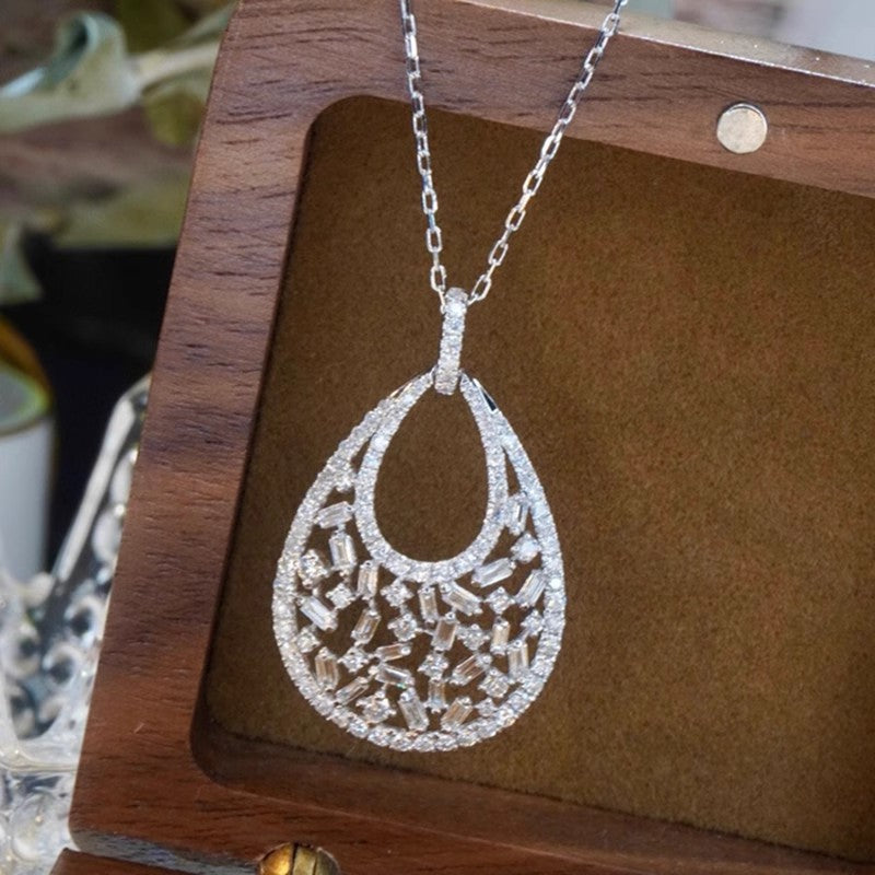 Hurmaava Kaulakoru jokaiseen tilaisuuteen