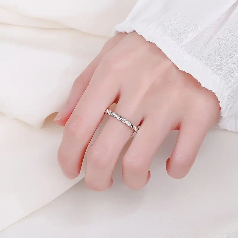 Klassinen Sormus ajattomalla viehätyksellä