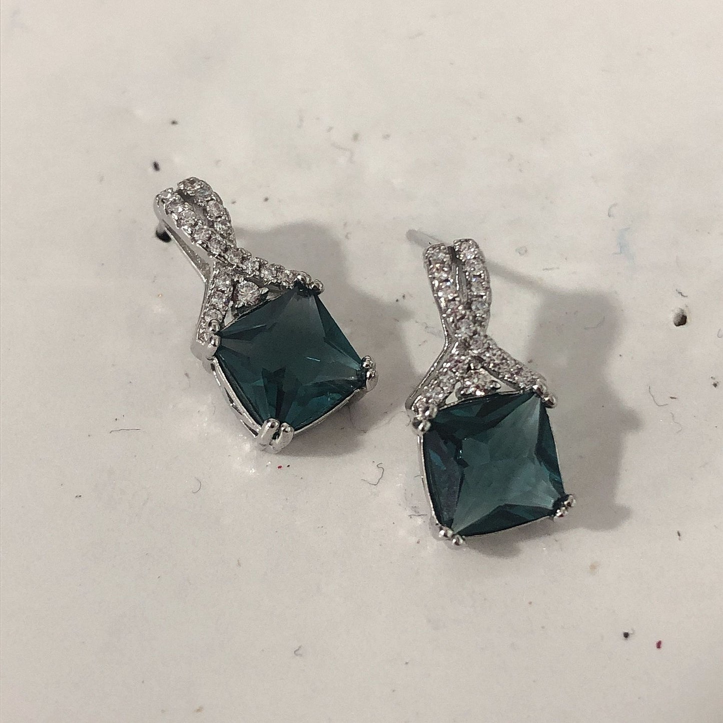 Käsintehty vintage Korvarengas