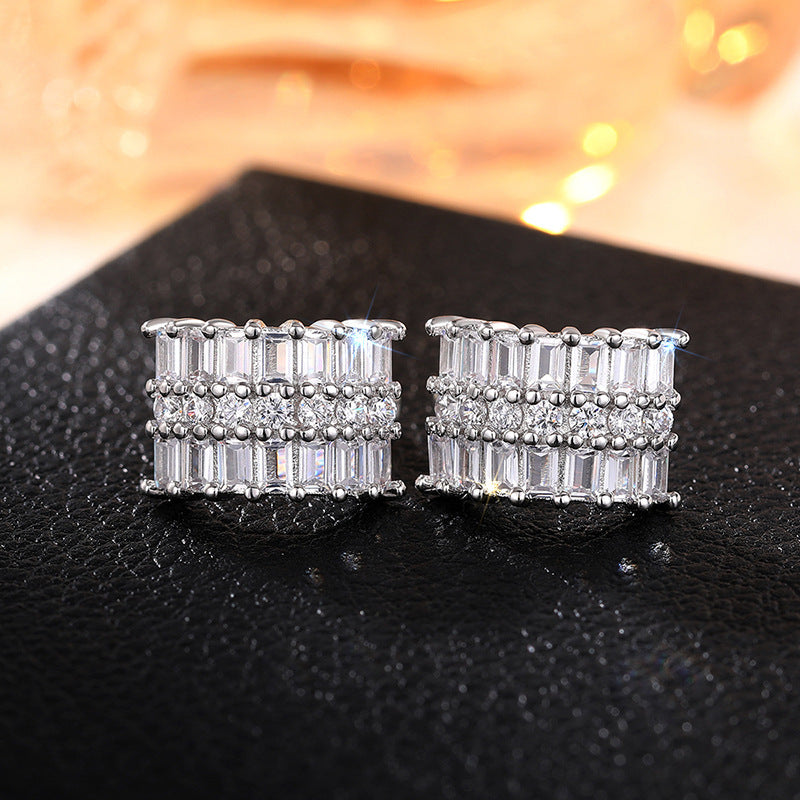 Klassinen Korvarengas ajattomalla viehätyksellä