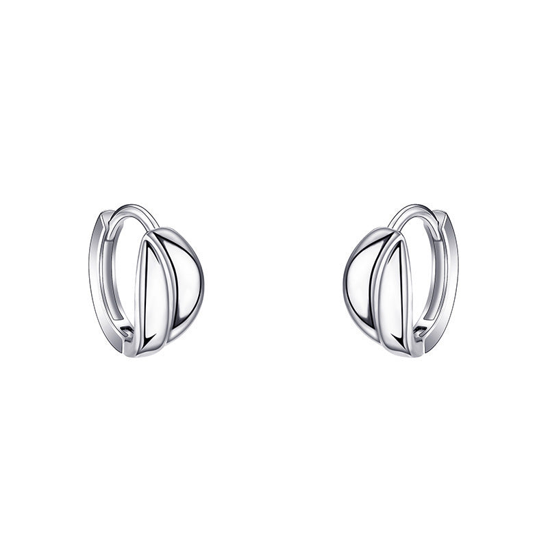 Kaunis Korvarengas ainutlaatuisella tyylillä