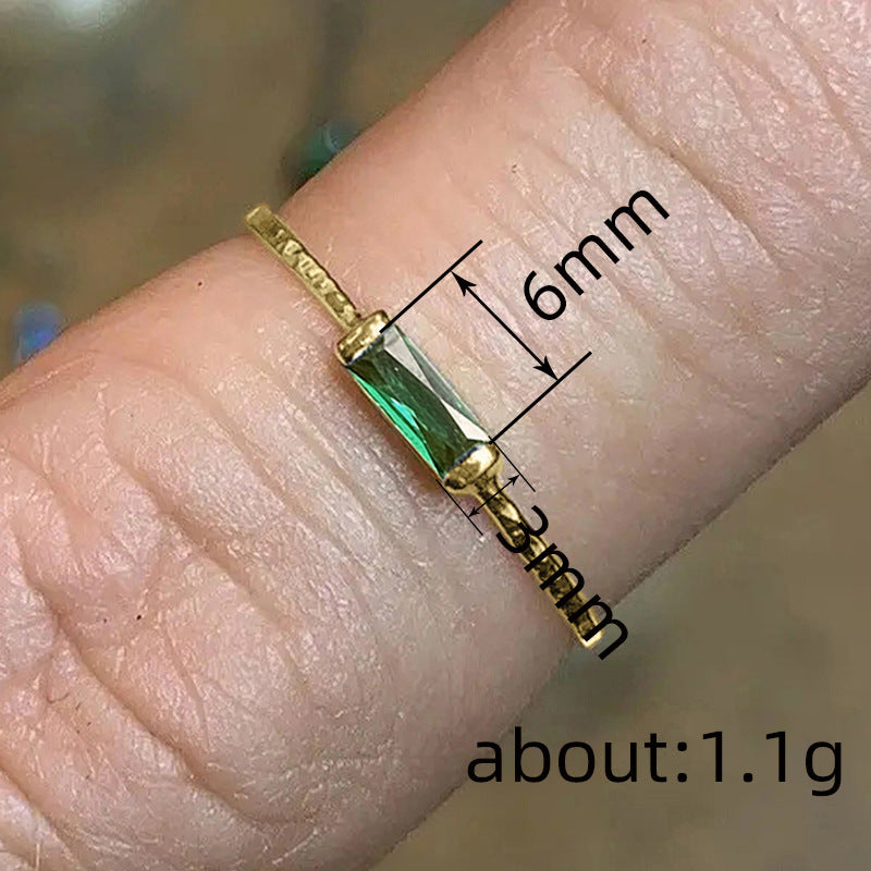 Klassinen Sormus ajattomalla viehätyksellä