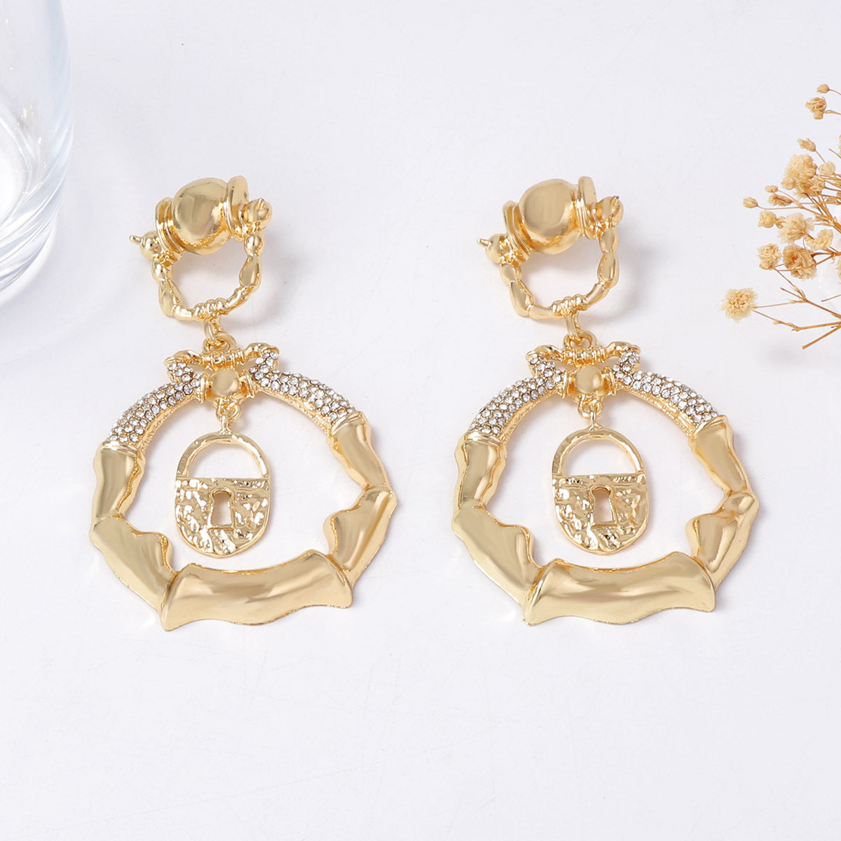 Herkkä käsityö Koru