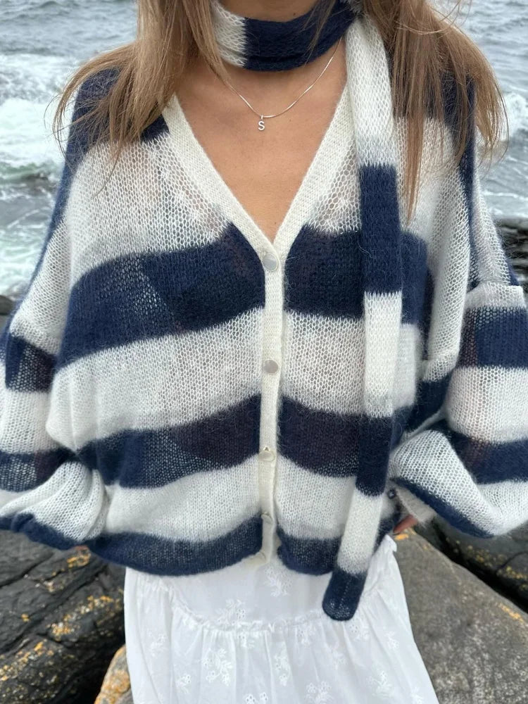 Well Tailored Cardigan with a Graceful Silhouette