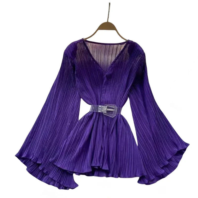 Effortlessly Elegant Blouse with a Timeless Design
