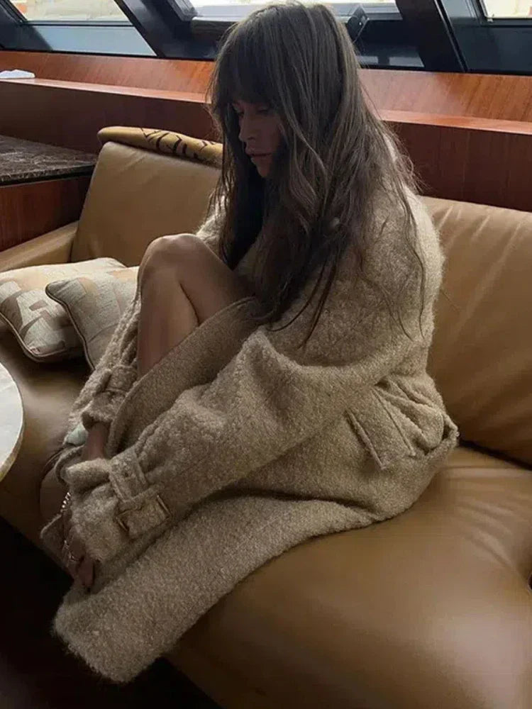 Gracefully Styled Coat for Any Occasion
