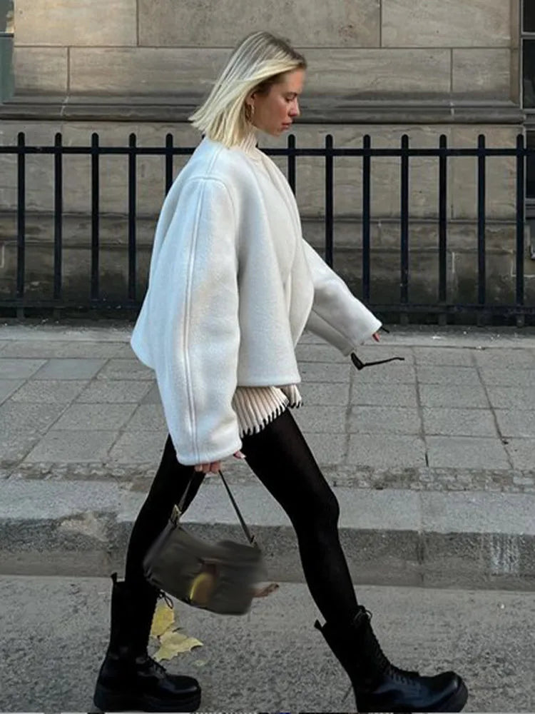 Well Tailored Jacket with a Graceful Silhouette