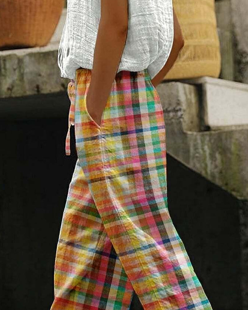 Elegantly Styled Trousers for Everyday Wear