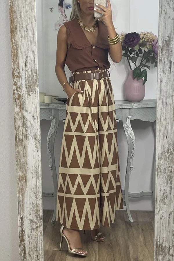 Effortlessly Elegant Garment with a Timeless Design
