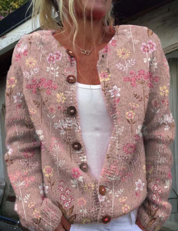 Effortlessly Elegant Cardigan with a Timeless Design