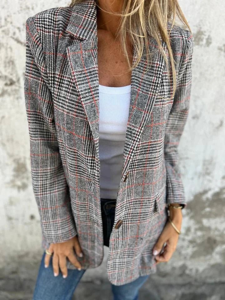 Effortlessly Elegant Jacket with a Timeless Design