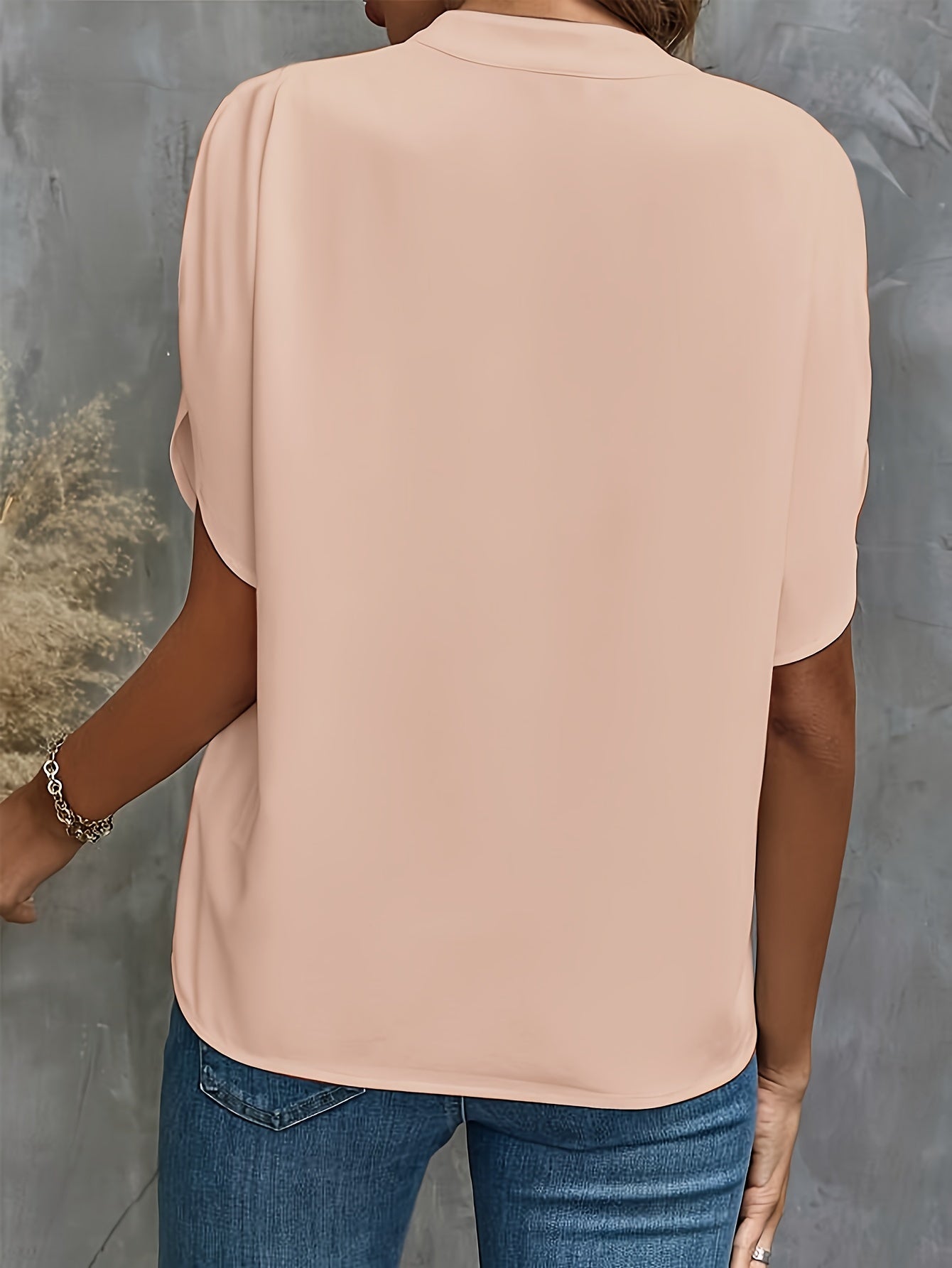 Classic Vintage Blouse with a Flattering Fit