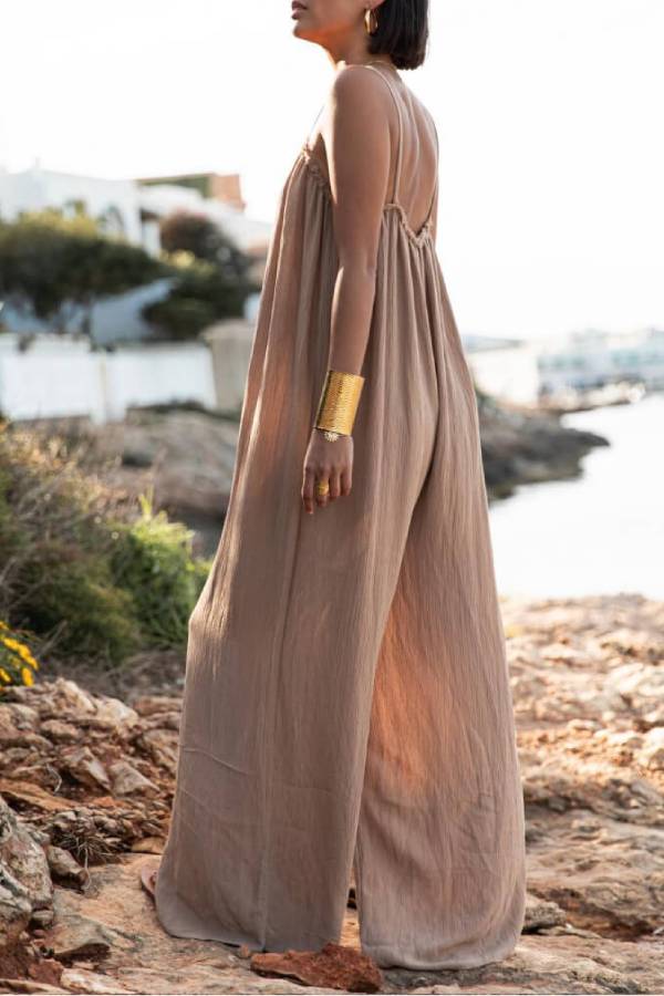 Beautifully Finished Garment in a Timeless Design