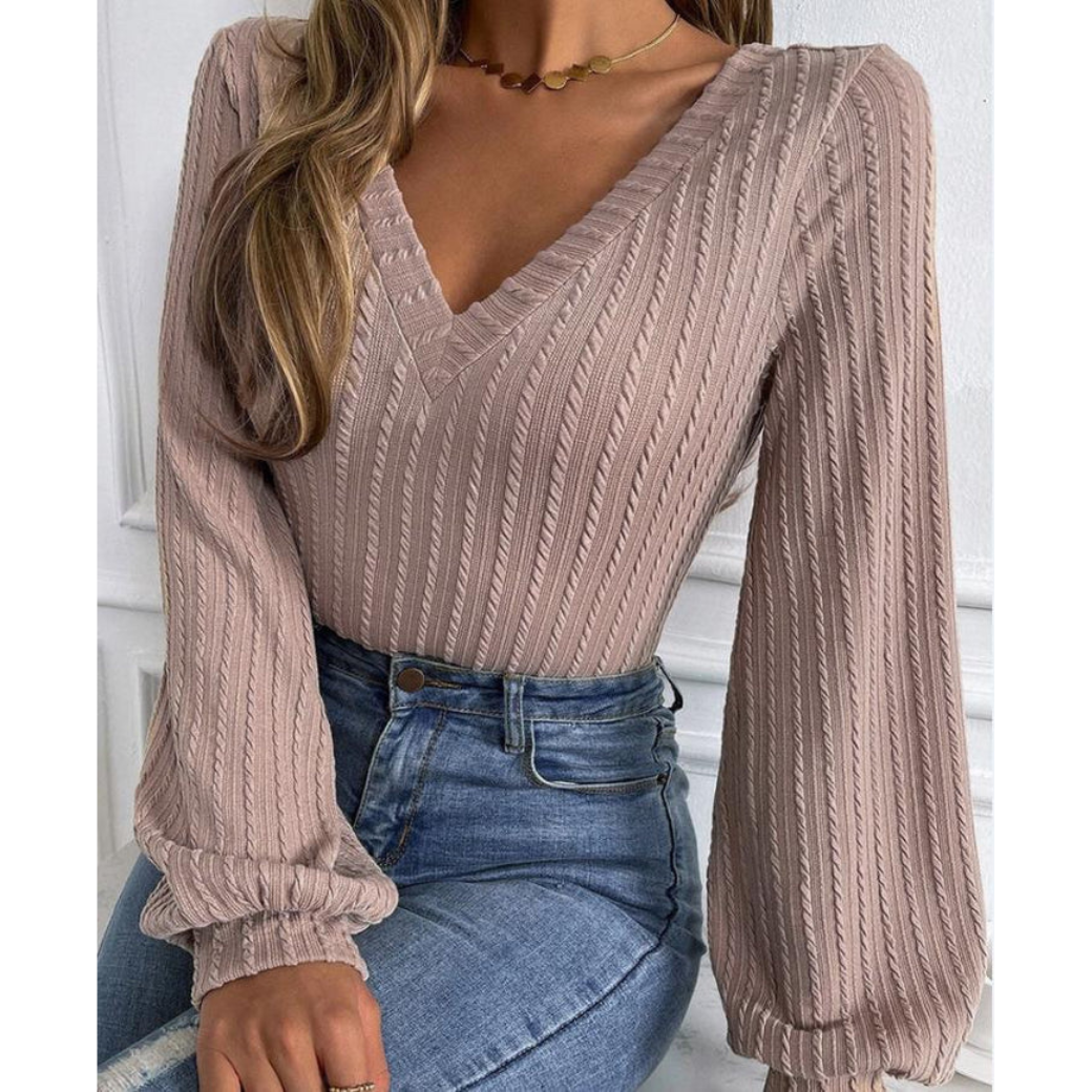 Kauniisti valmistettu Villapaita