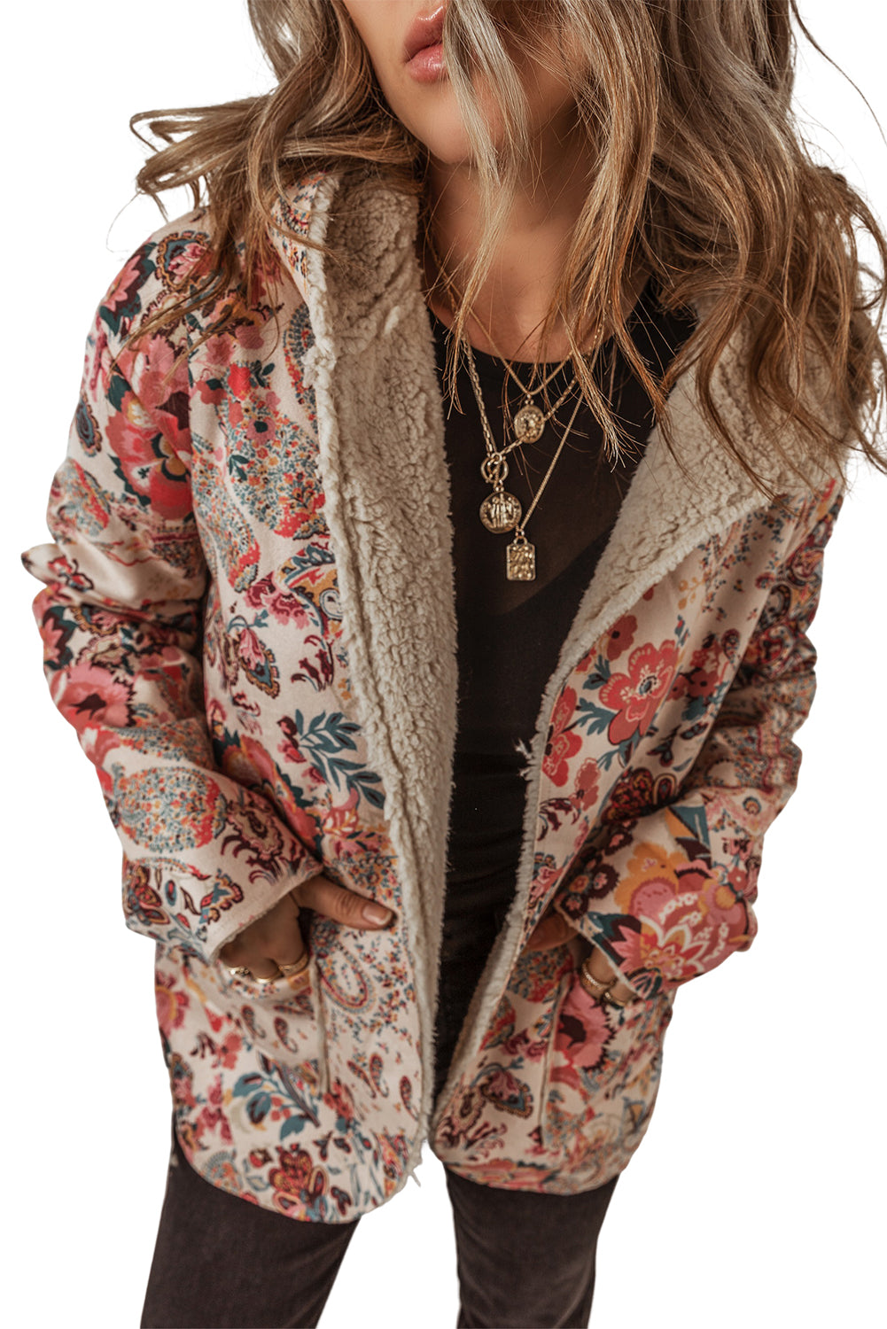Effortlessly Elegant Jacket with a Timeless Design