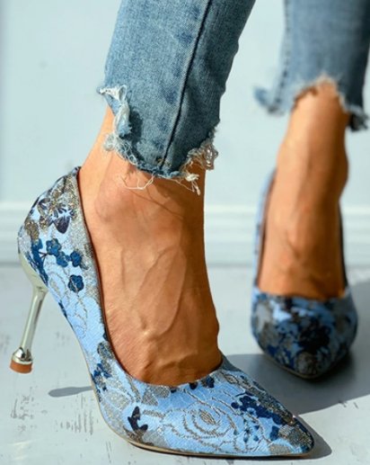 Graceful Orthopedic Pumps for Modern Look
